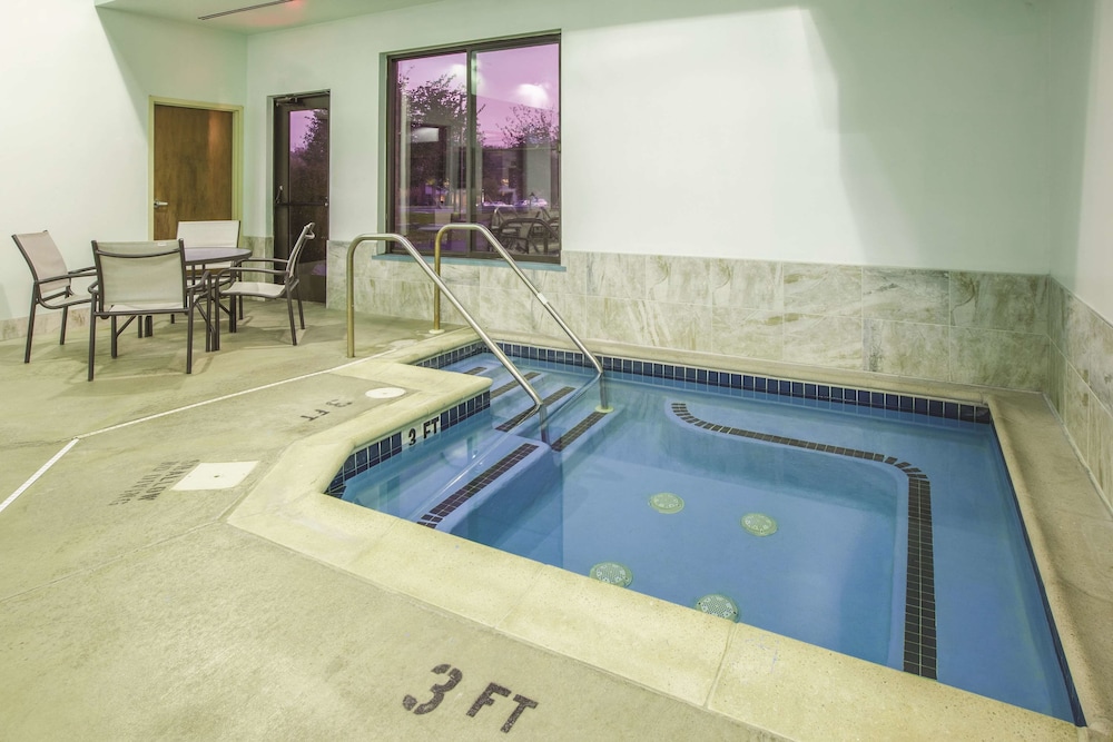 La Quinta Inn & Suites by Wyndham Mechanicsburg - Harrisburg 14/46
