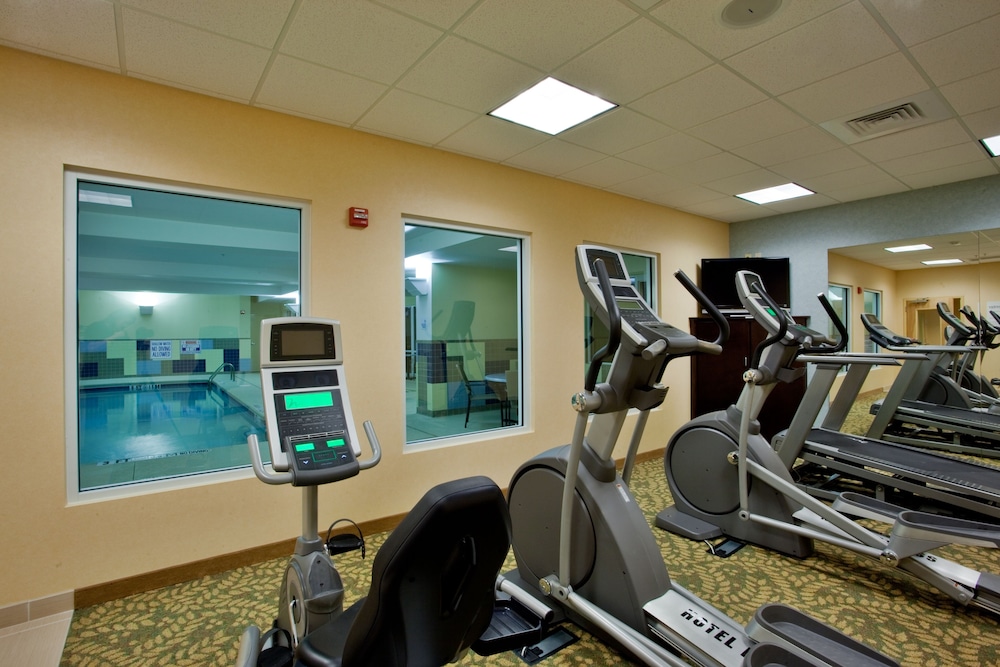 Holiday Inn Express Hotel and Suites Raleigh Sw Nc State 37/80