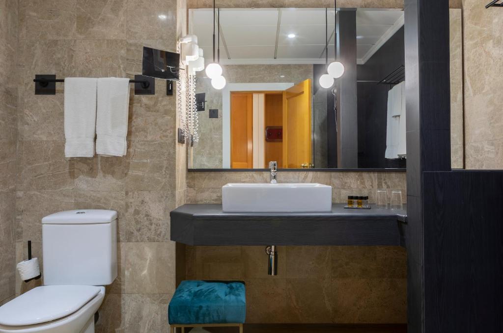 Don Curro Hotel 44/46