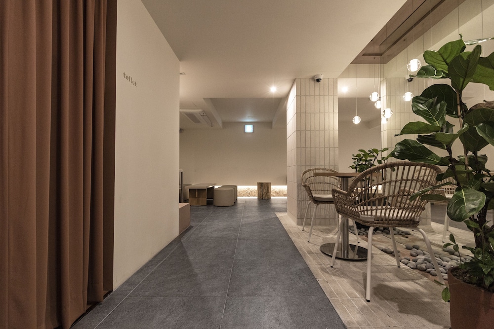 Tong Tong Petit Hotel 12/38