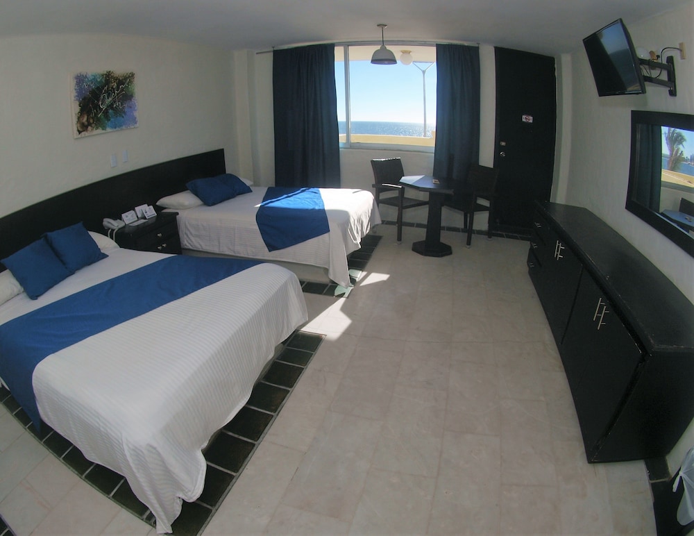 HOTEL HACIENDA MAZATLAN 24/64