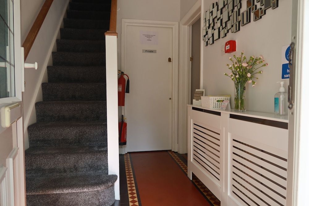 Avonlea Guest House 13/66