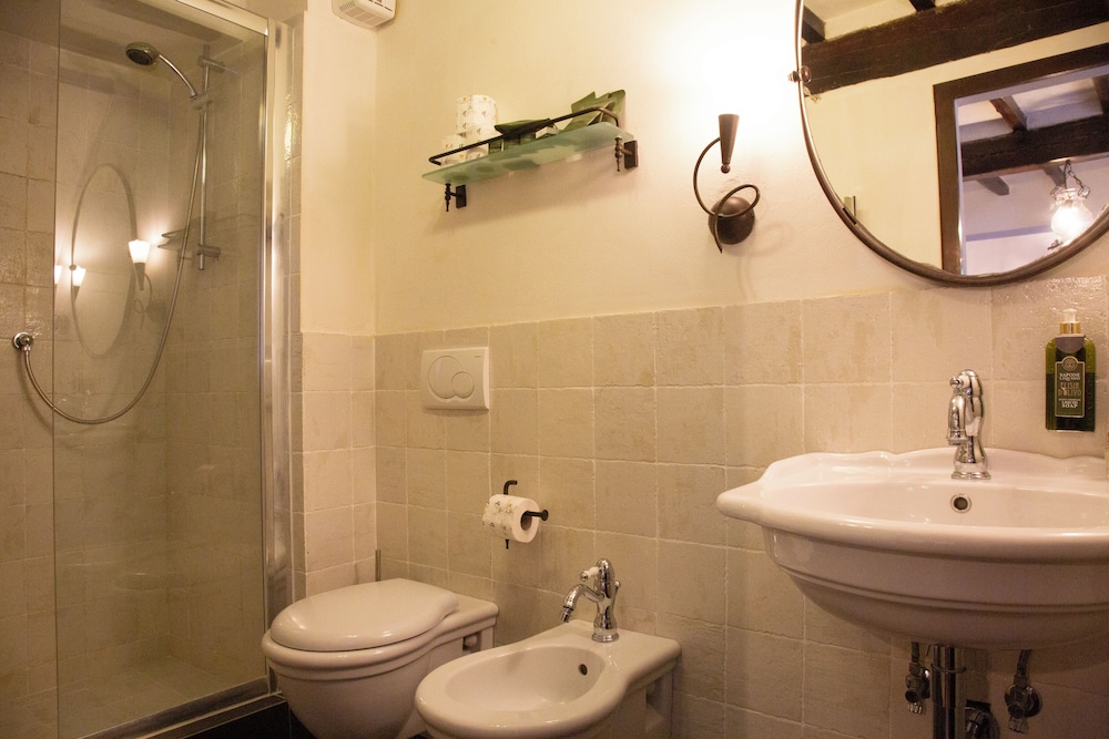 SUITE, PRIVATE GARDEN
