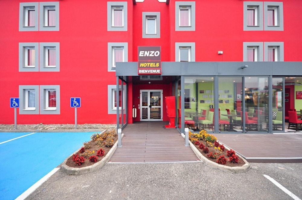 Enzo Hotels 18/21