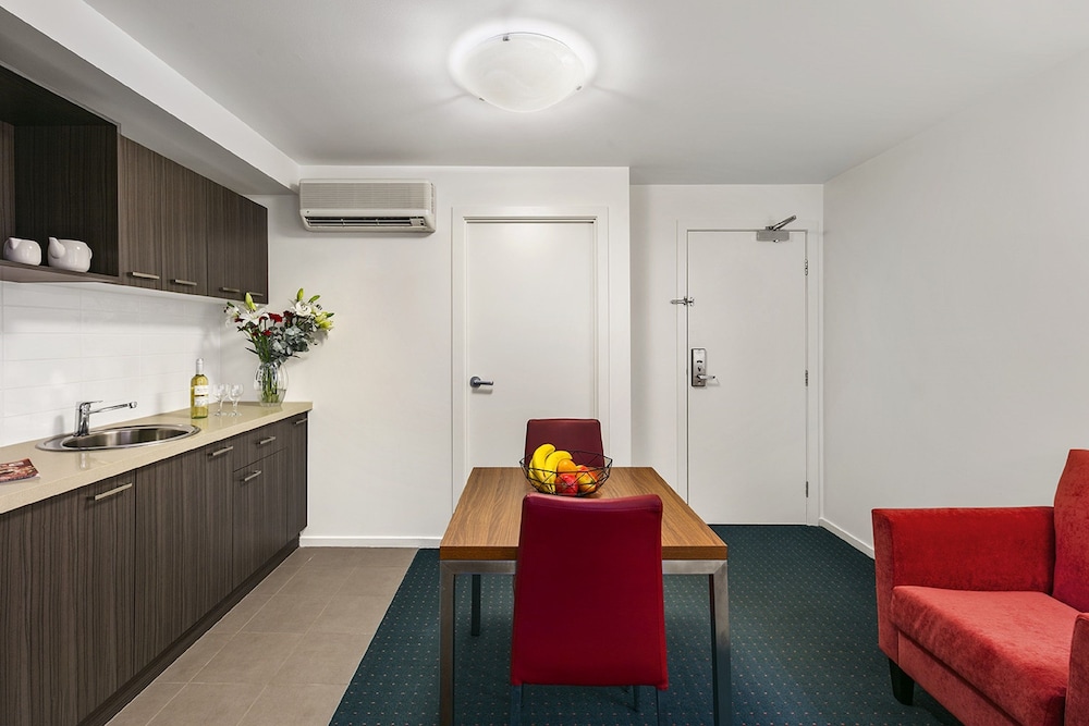 Melbourne Carlton Central Apartment Hotel 28/34