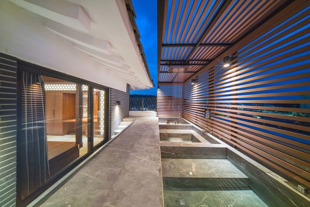 Yeon Hwa Moon Hotel 32/49