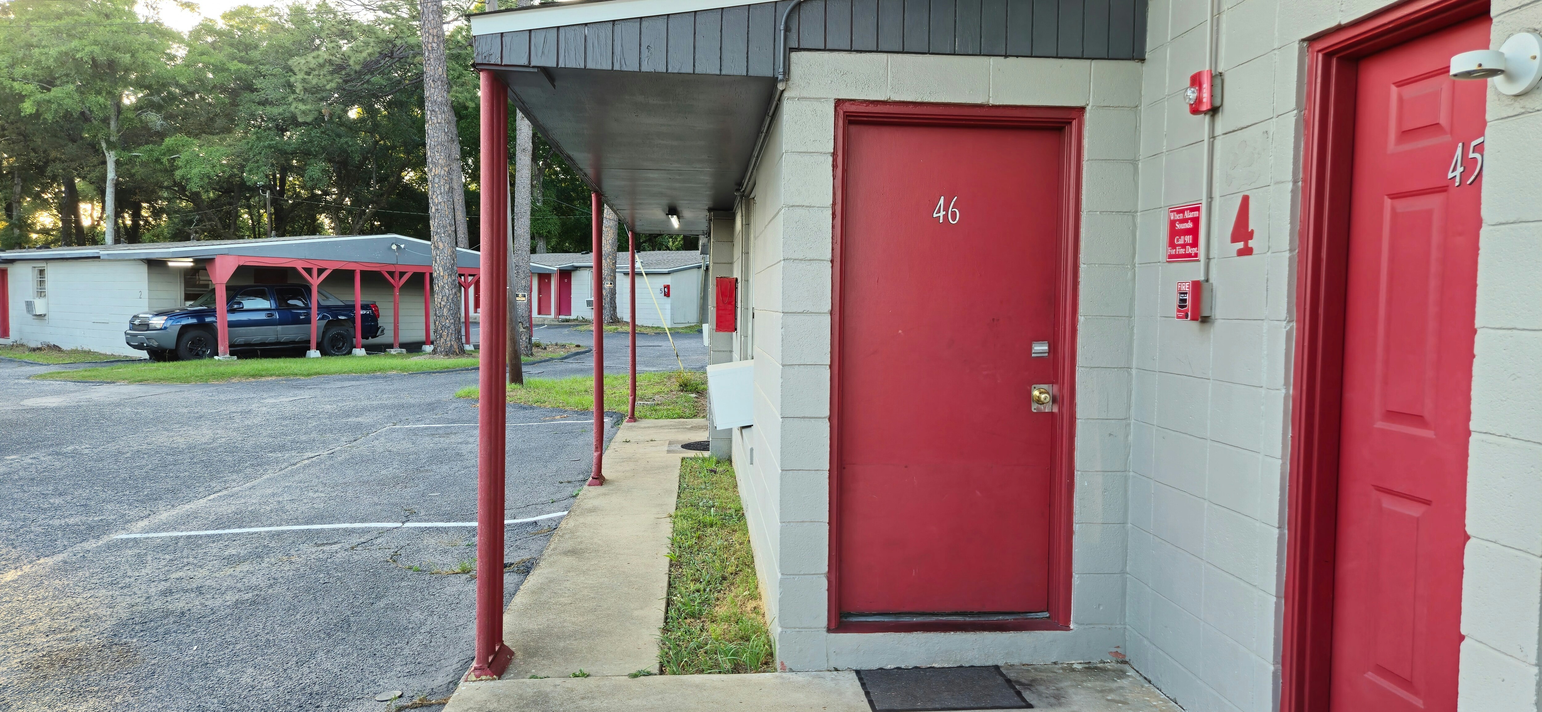 Bama Motel Mobile I-65 & US-90 40/48