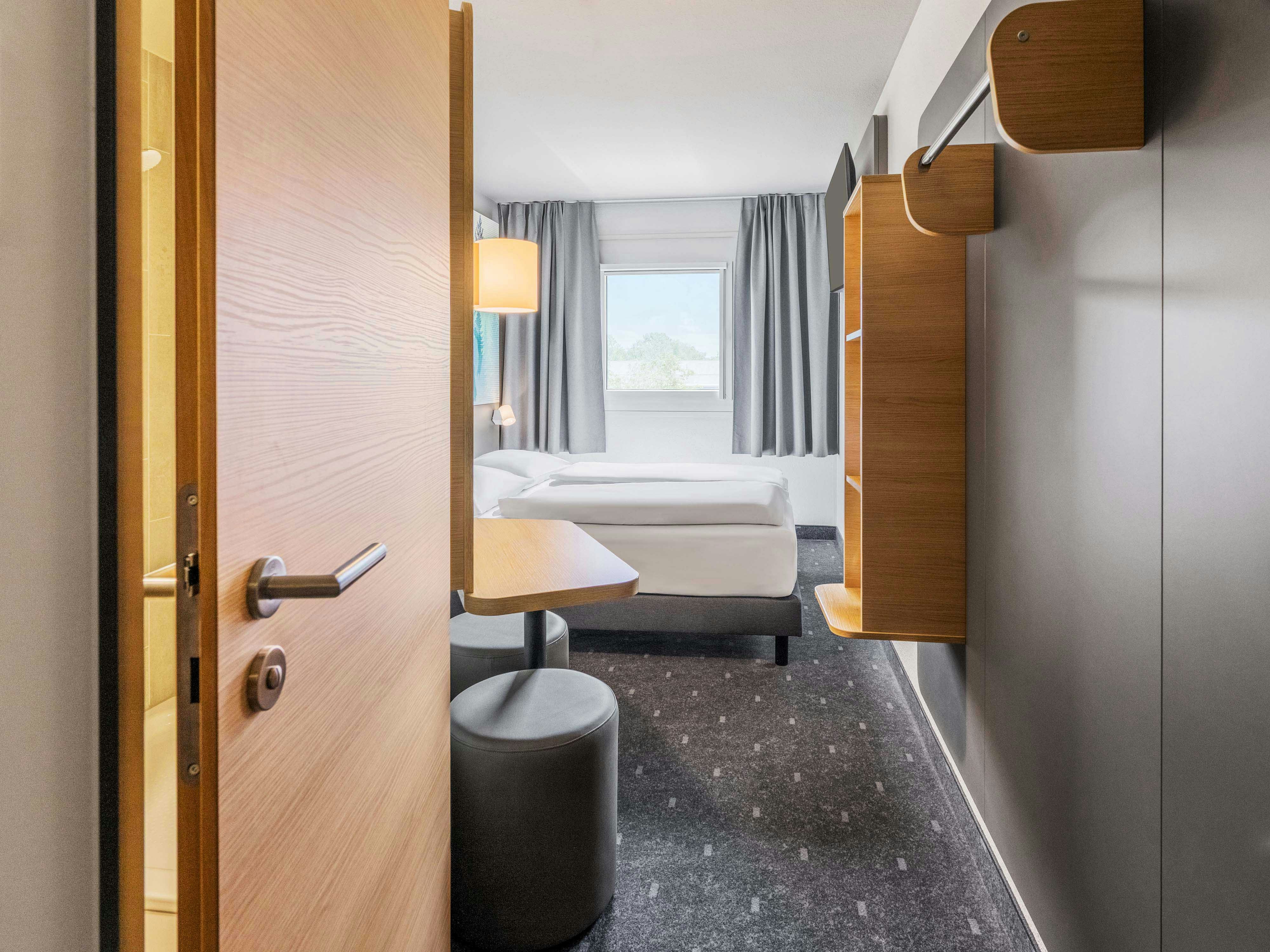 B&B HOTEL Erlangen Tennenlohe 22/27