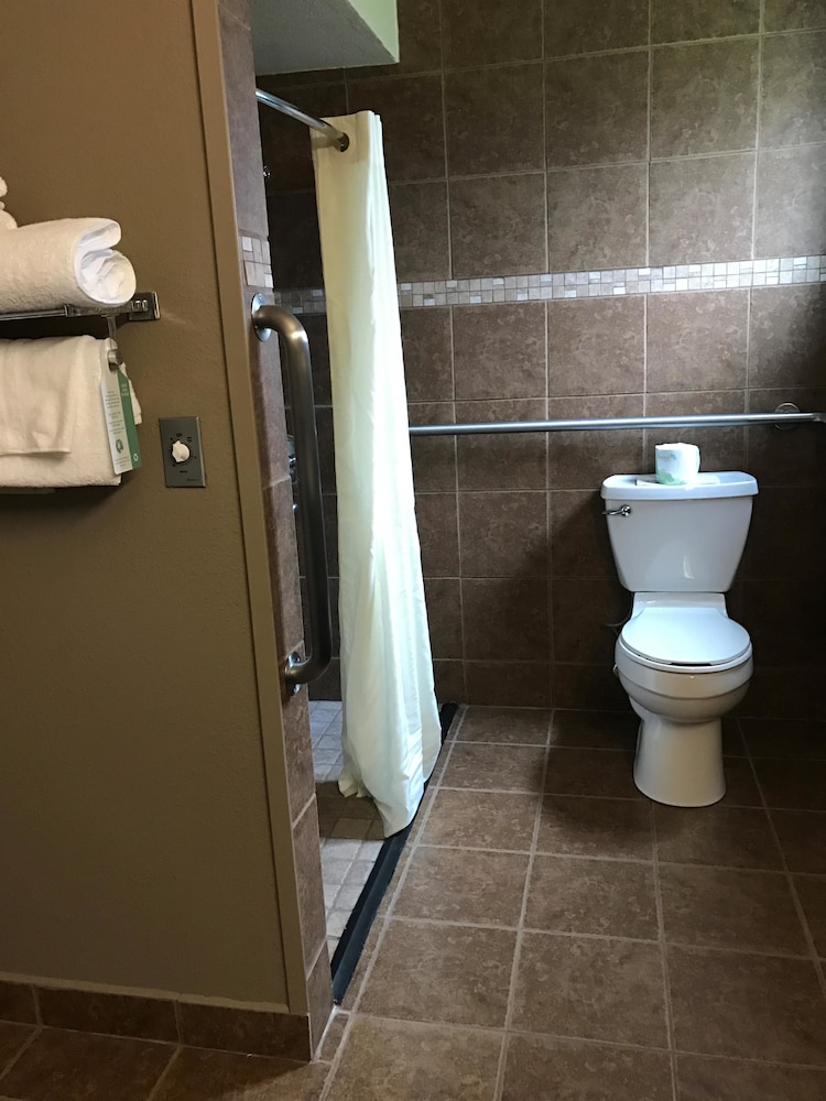 Best Western Lakewood 20/38