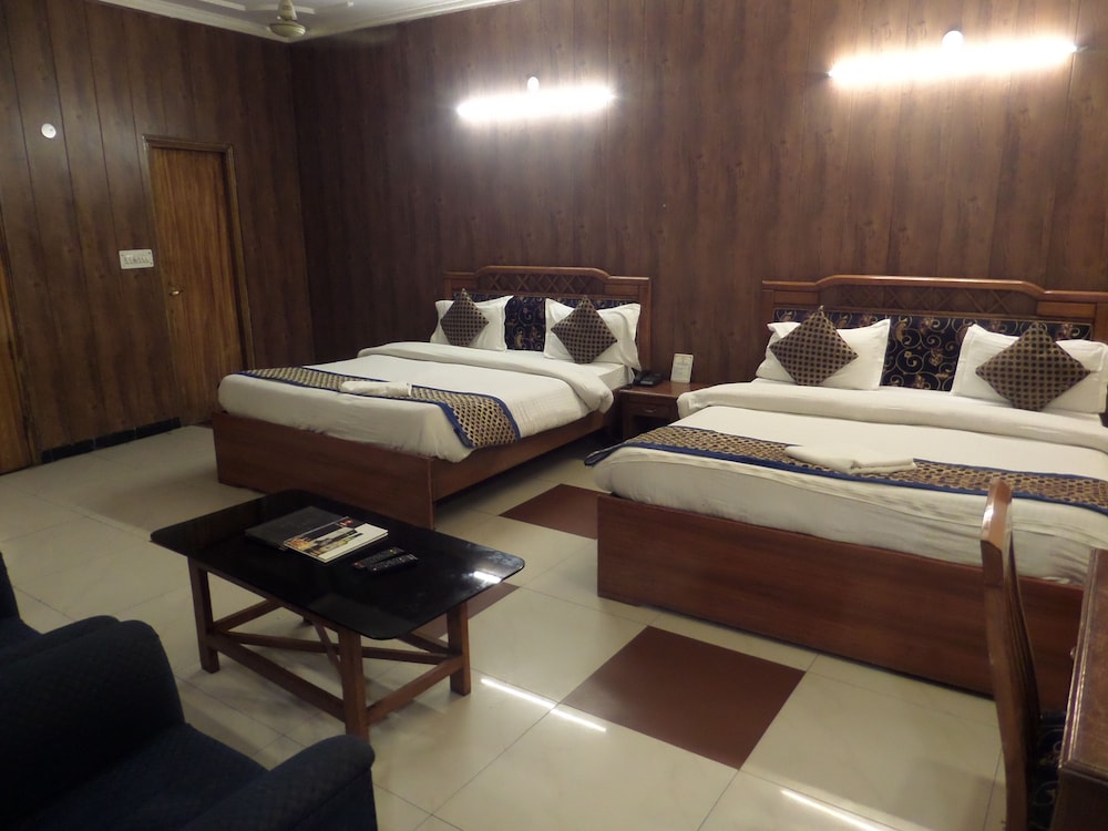 HOTEL DOON REGENCY 22/41