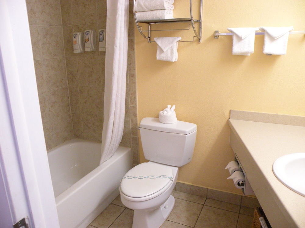 PELICAN POINTE SUITES 20/58
