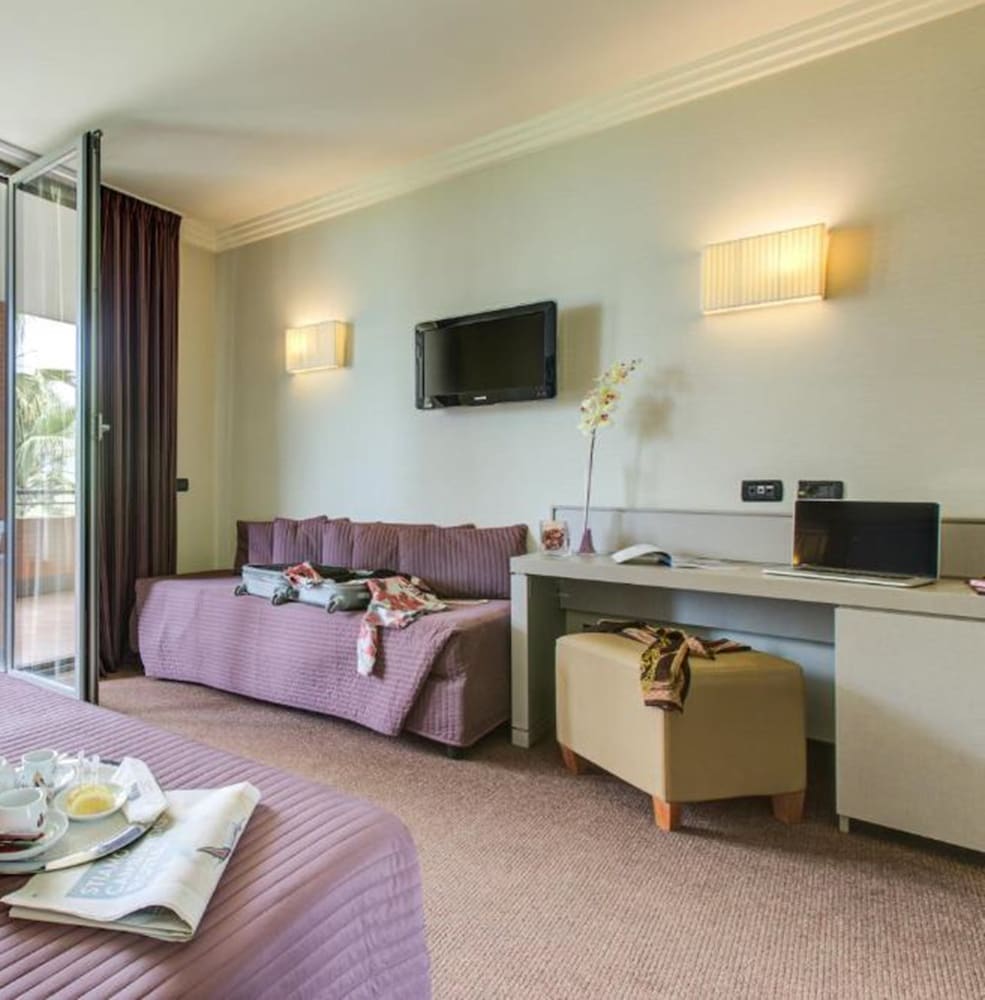 Ardeatina Park Hotel 7/24