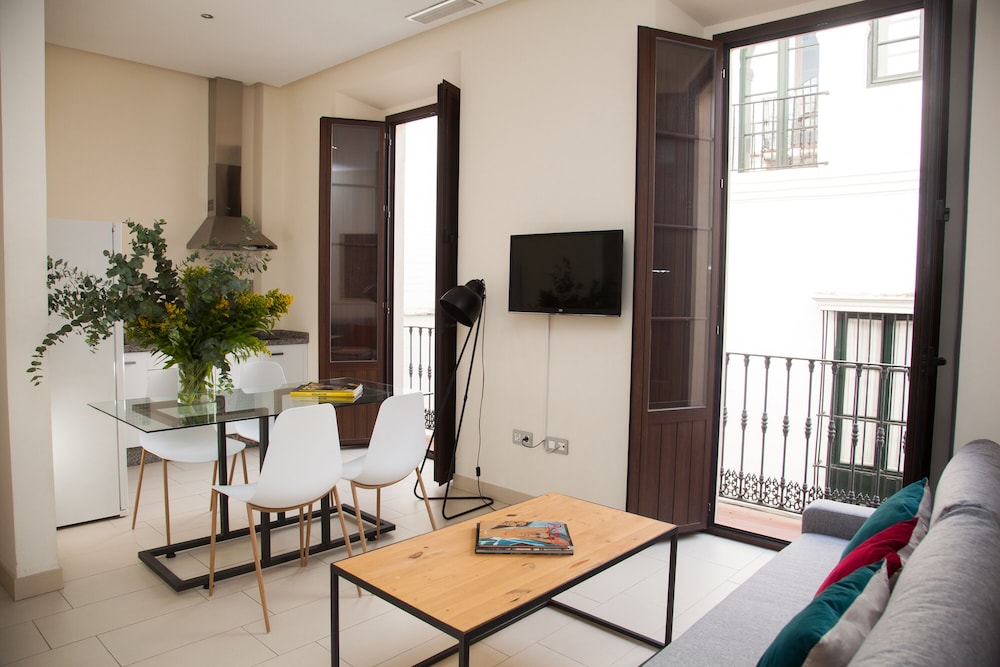 Q&Q Cathedral Suites Sevilla 30/50