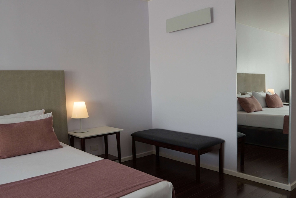 Room, Queen Bed, Accessible, Dazzler By Wyndham Buenos Aires Recoleta Ex Dazzler Recoleta 5/10