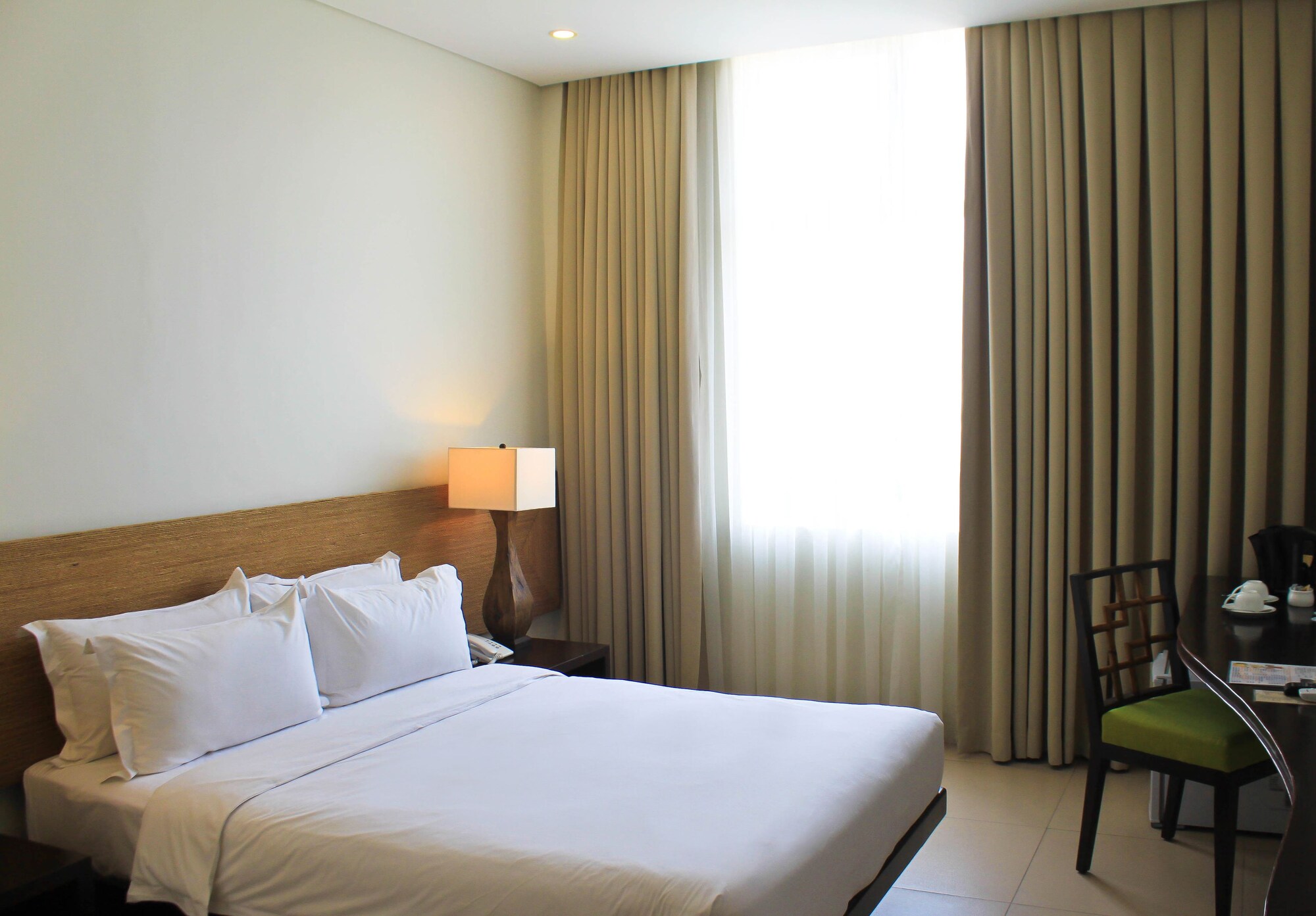 DELUXE, DOUBLE BED