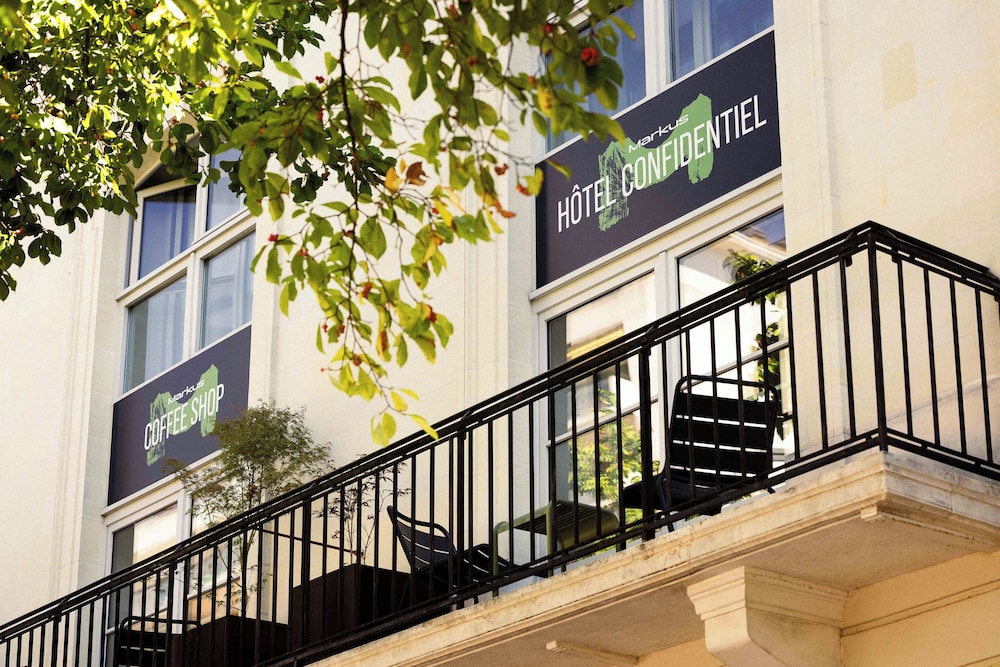 Hotel 21 Foch 6/50