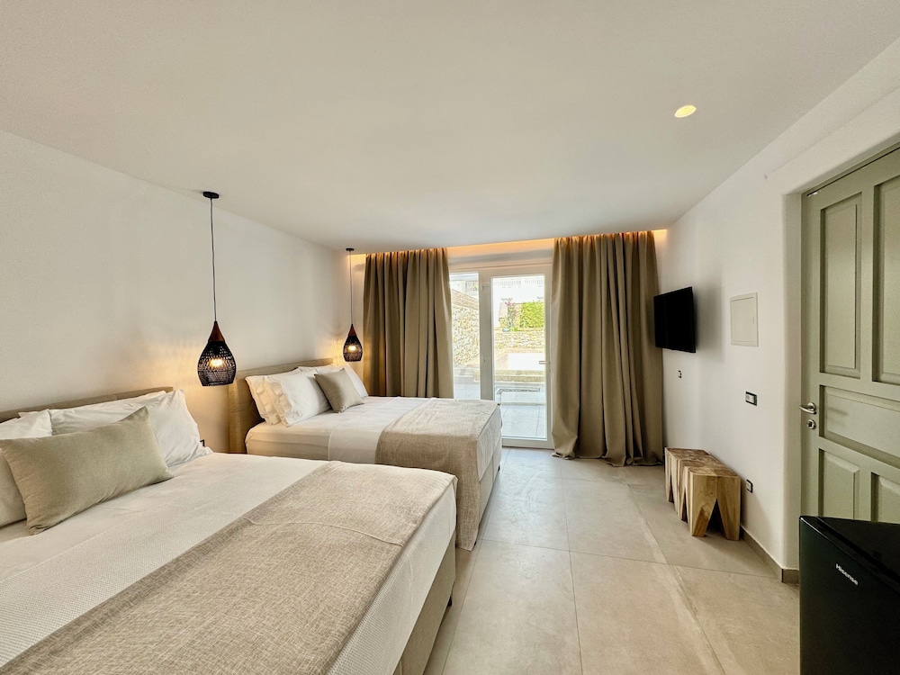 Sofos Suites 8/50