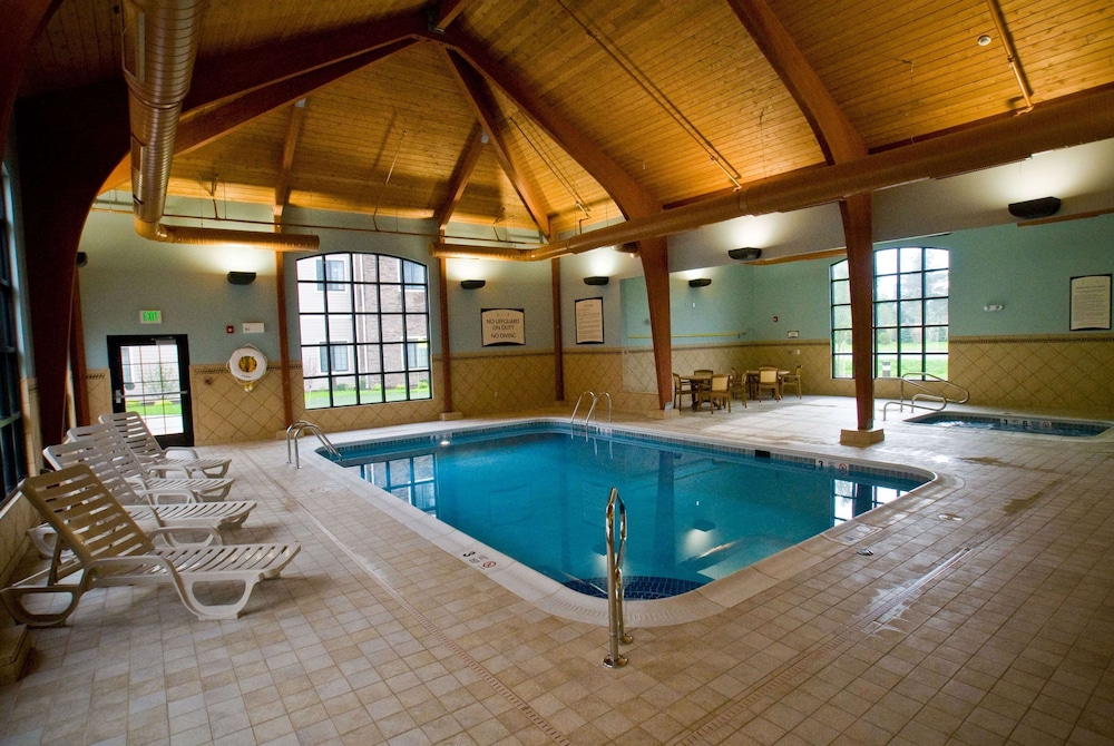 Staybridge Suites Williamsville Buffalo by IHG 5/65