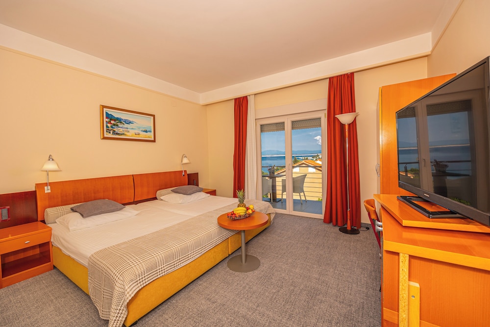 Hotel Marina 12/51