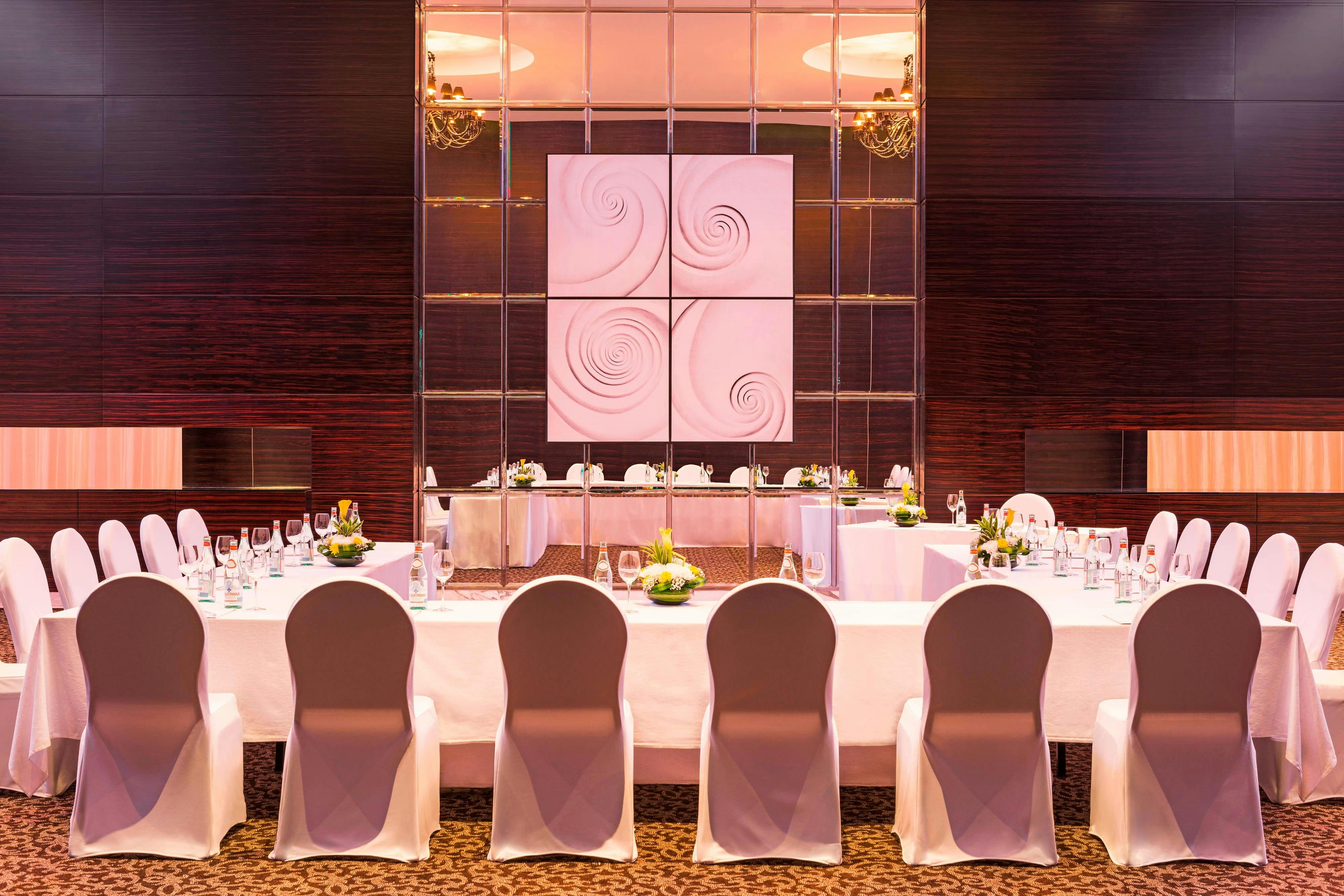 Le Meridien Dubai Hotel and Conference Centre 69/77
