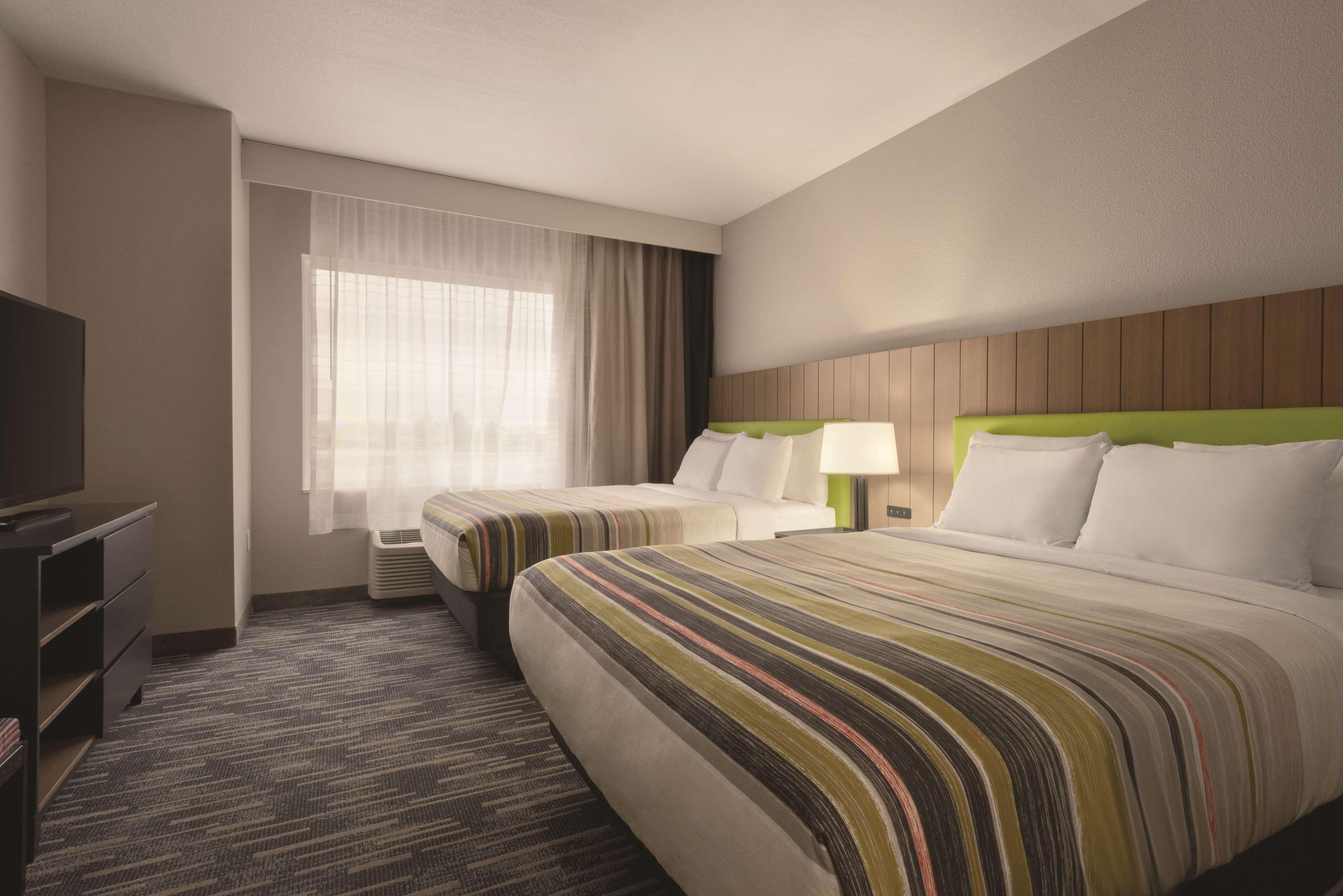SUITE, 2 QUEEN BEDS