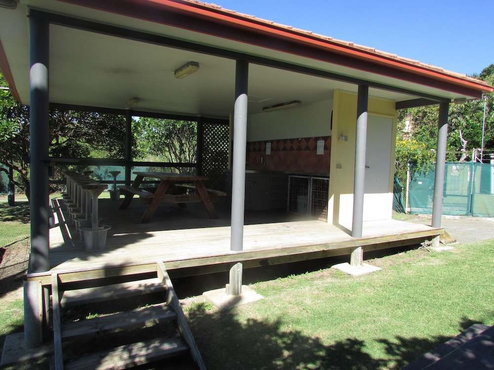 Aqualuna Beach Resort 9/56
