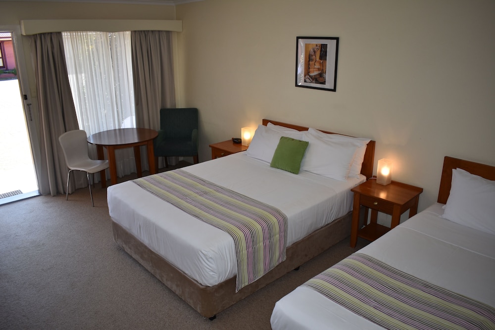 The Henry Parkes Tenterfield Ex Best Western 21/46