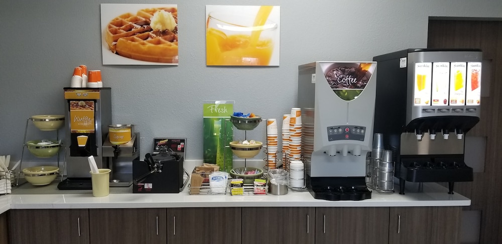 Quality Inn Pelham I-65 Exit 246 28/38
