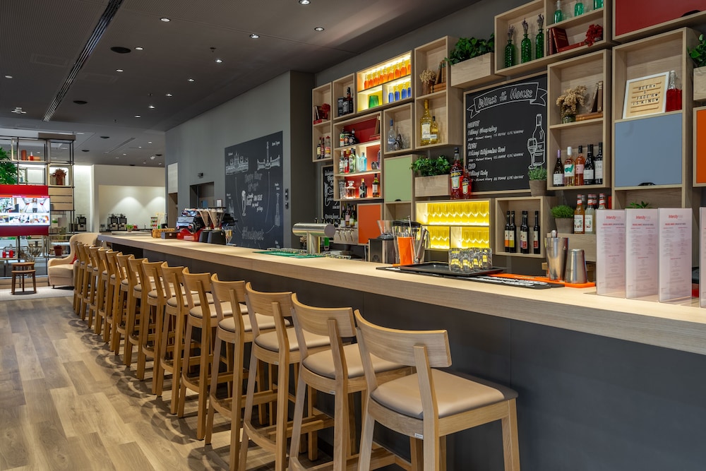 Intercityhotel Zurich Airport 48/68