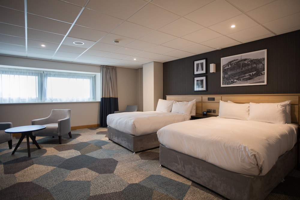 DELUXE, 2 DOUBLE BEDS, ACCESSIBLE
