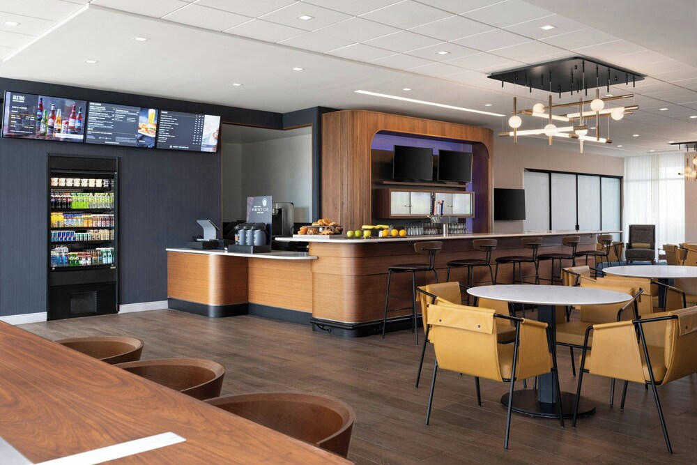 Courtyard by Marriott Lake City 32/50