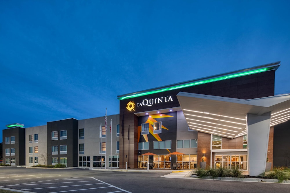 La Quinta Inn and Suites by Wyndham Perry 4/32