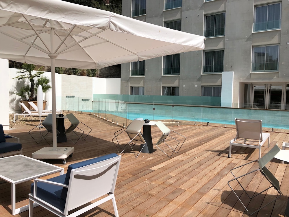 Mercure Ajaccio Centre 73/76