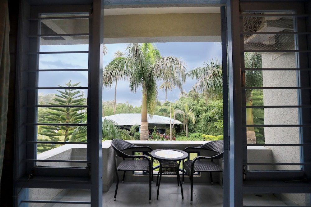 Humming Bird Resort 34/50