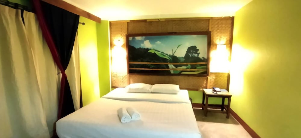 Phumanee Home Hotel 9/19