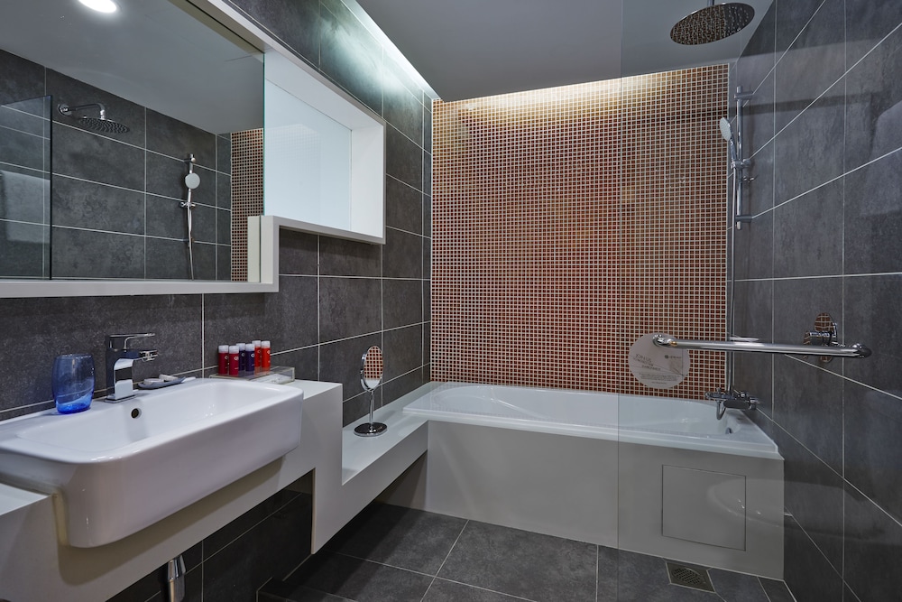 Qliq Damansara 59/60