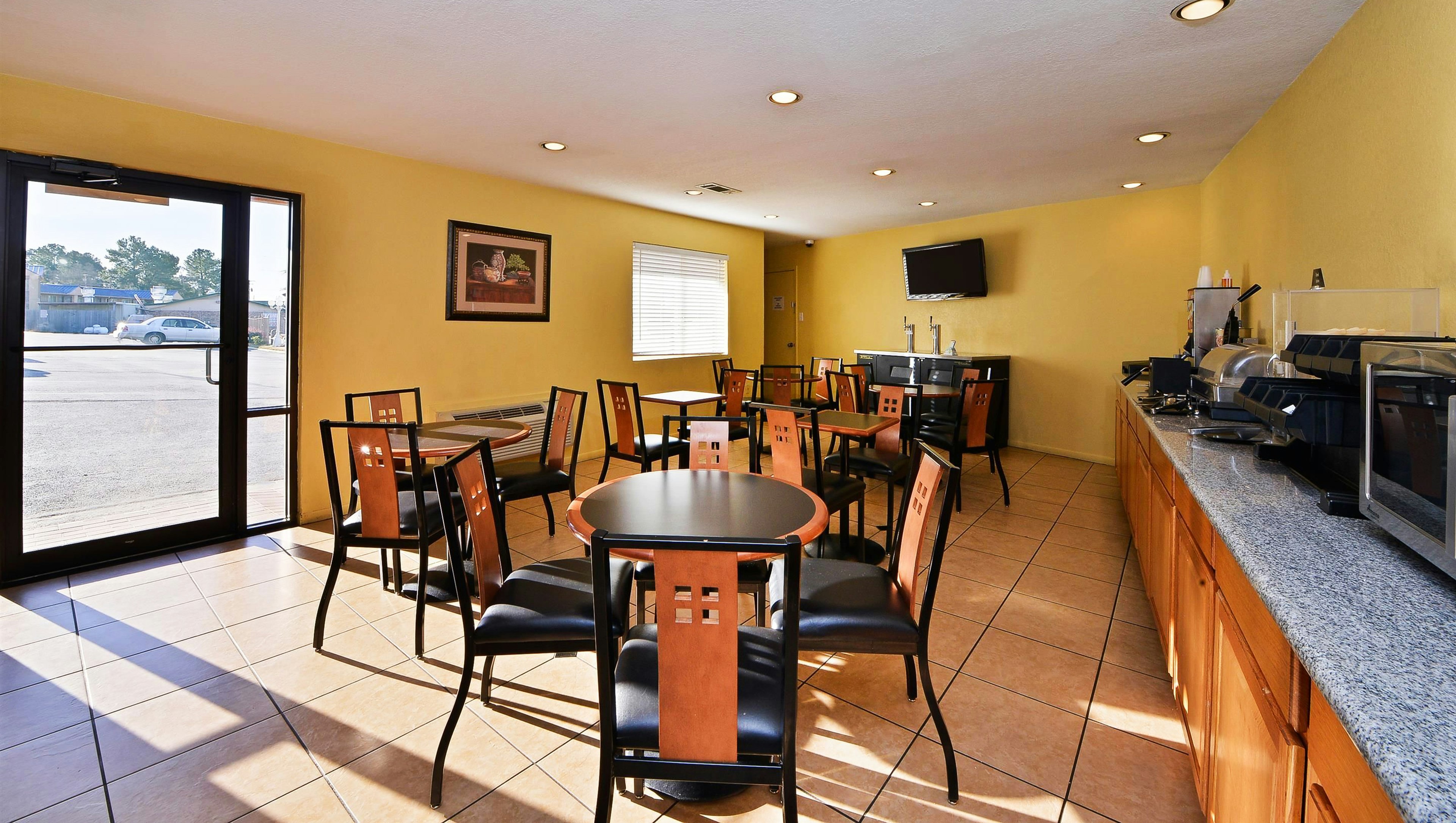 Xecutive Inn and Suites 26/37