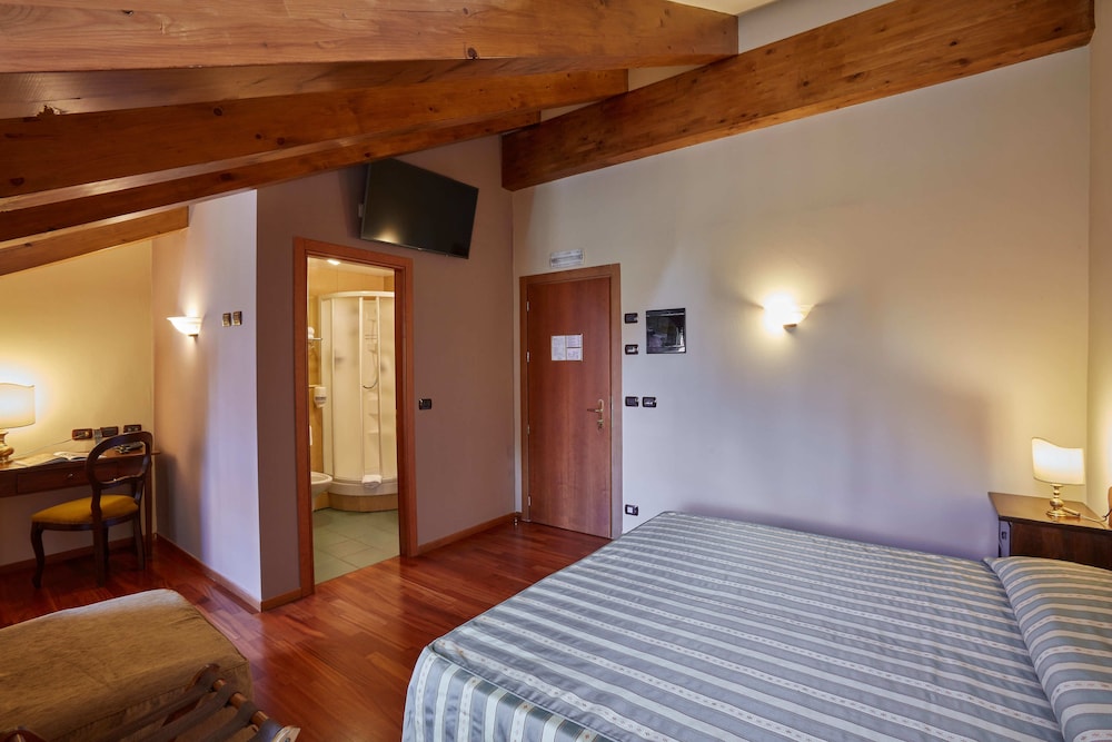 Hotel Liberty 12/70