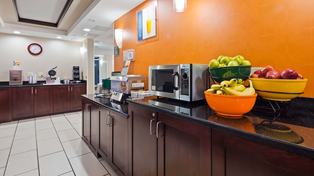 Best Western Plus Keene Hotel 50/63