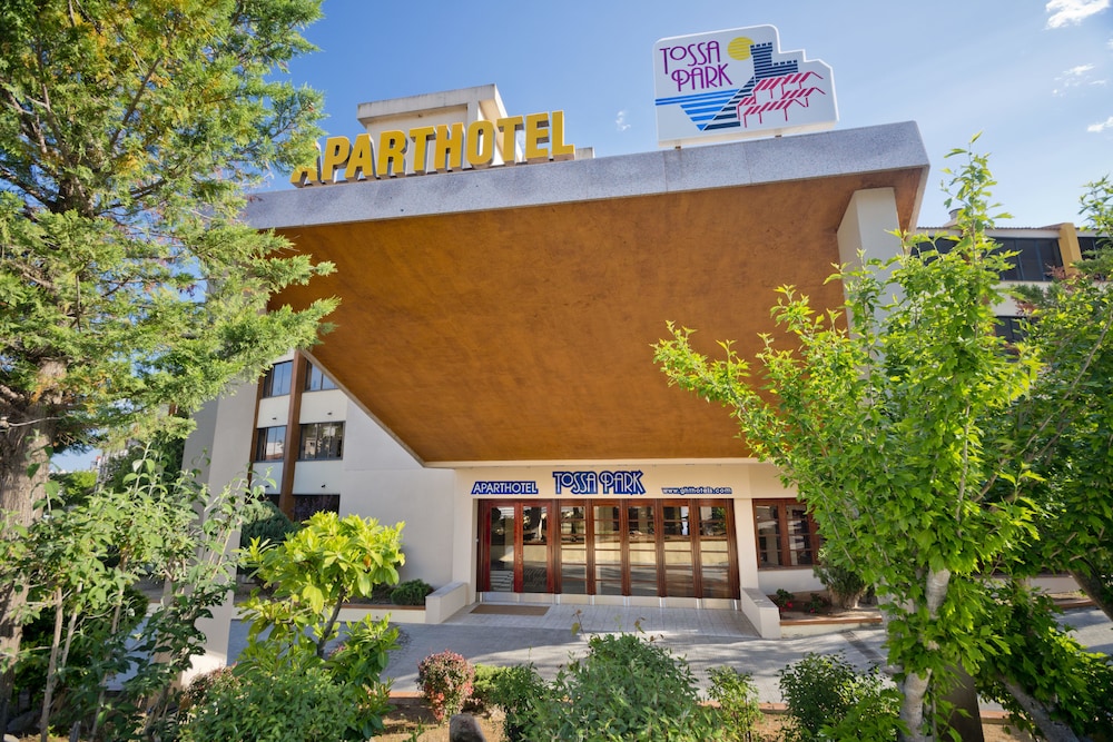 Aparthotel GHT Tossa Park 3/50