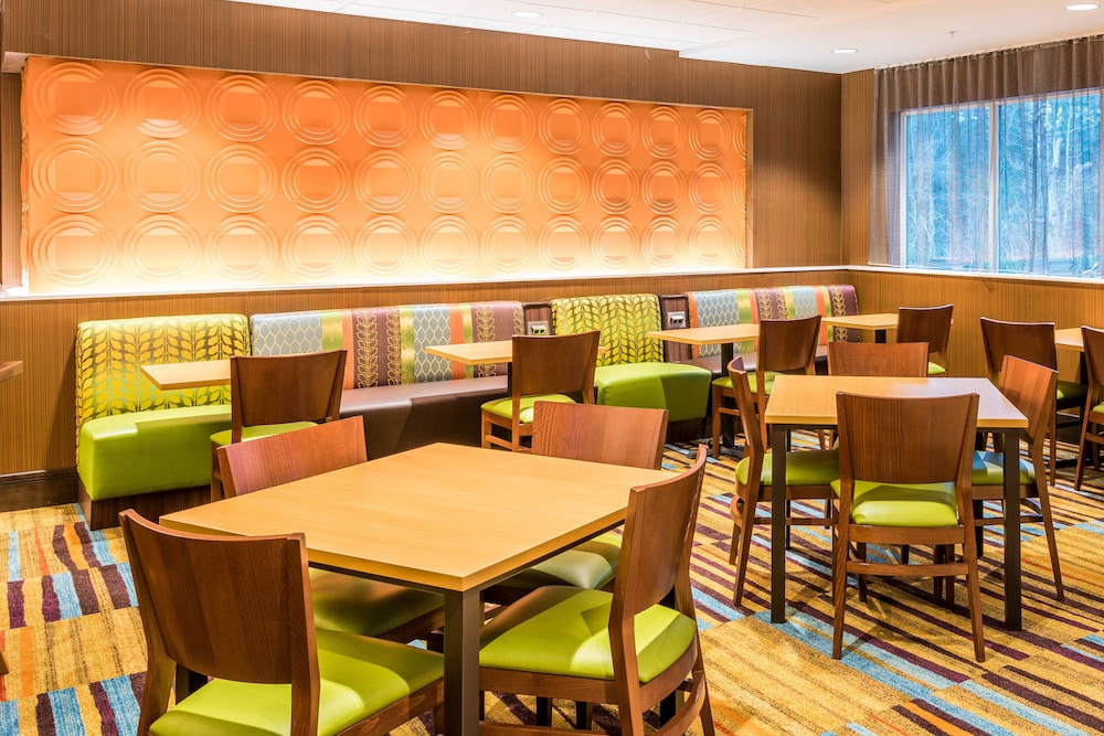 Fairfield Inn Suites Atlanta Fairburn 23/25