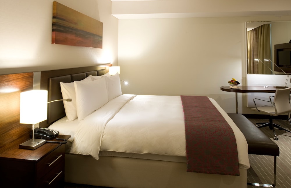 Holiday Inn Muscat al Seeb by IHG 24/73