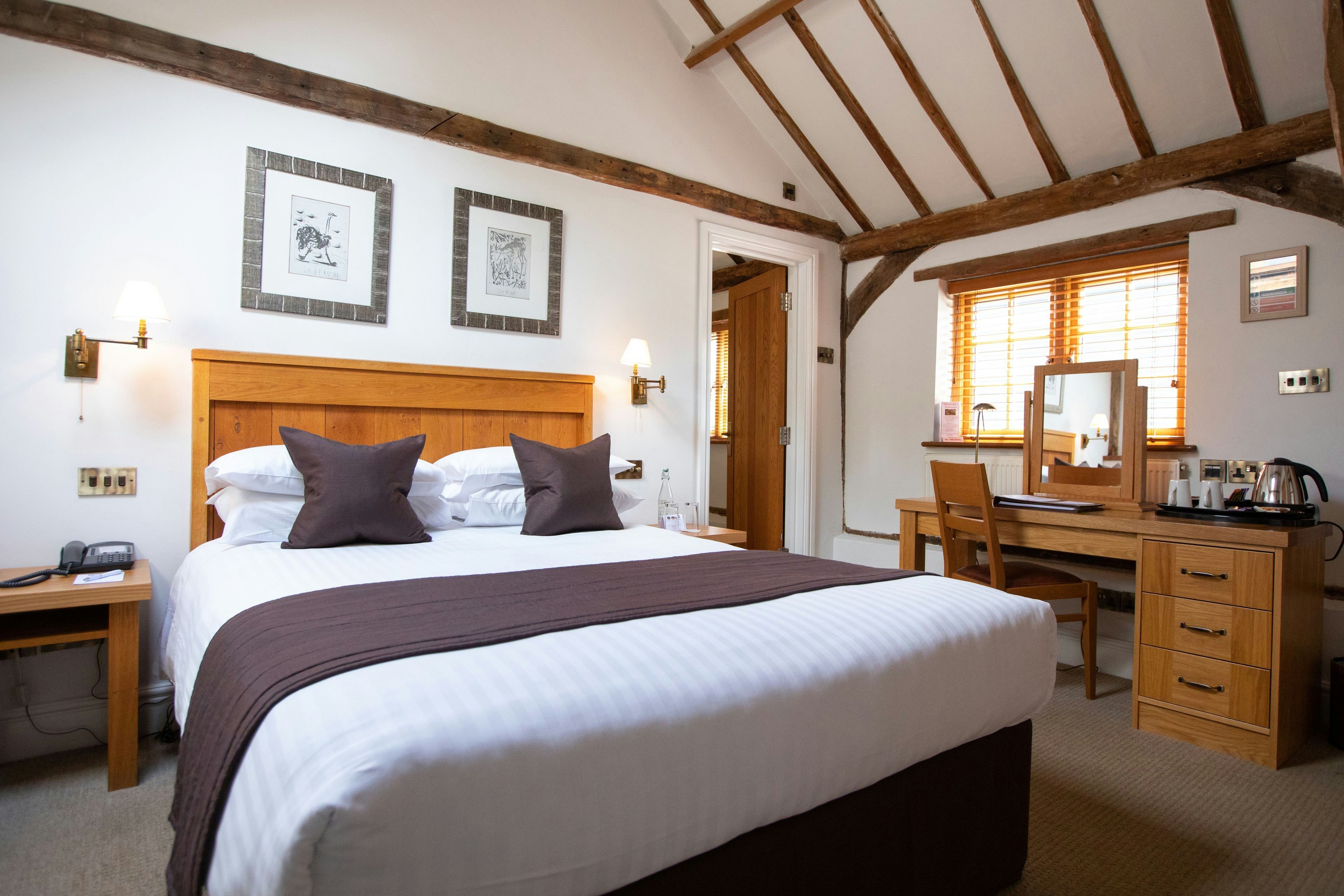 Tewin Bury Farm Hotel 7/38