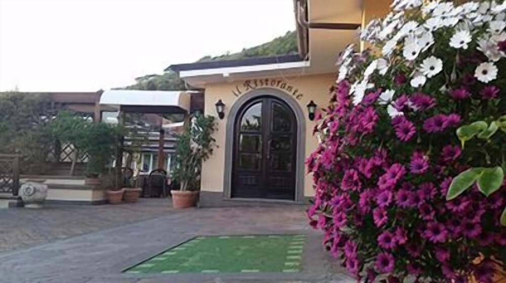 Hotel Villa Degli Angeli 53/57