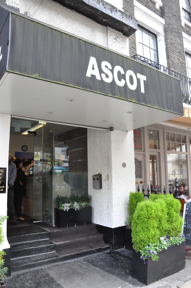 ASCOT HYDE PARK HOTEL 3/58