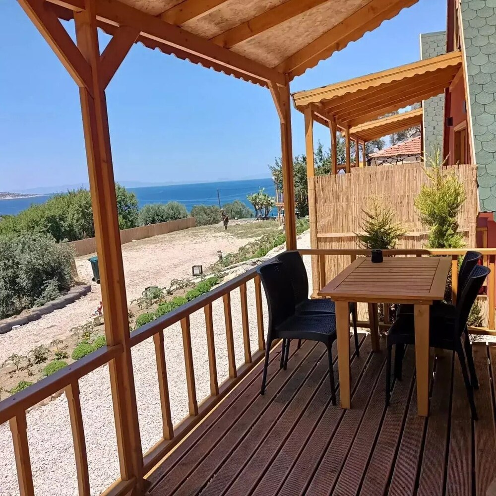 Hayela Bungolow Otel ve Restaurant Karaburun 10/34