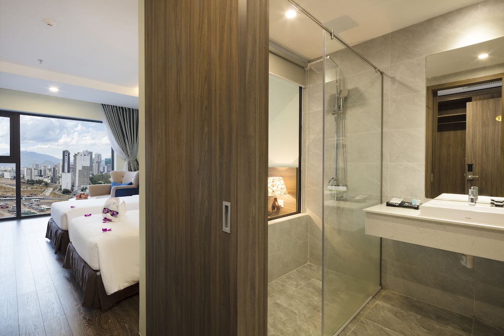 Xavia Hotel 30/72