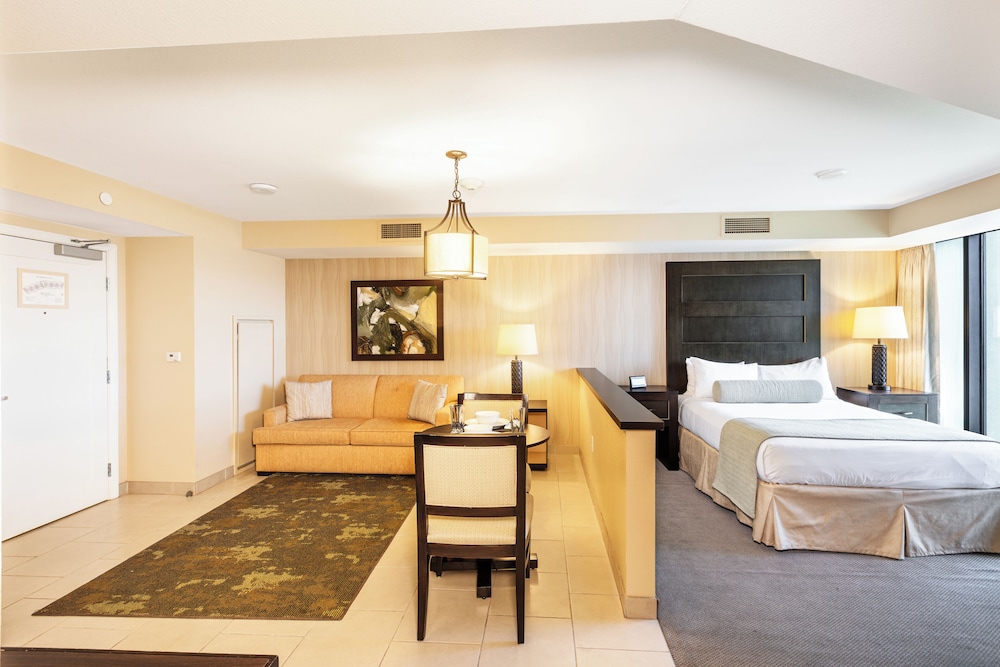 STUDIO, QUEEN BED