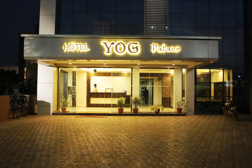 Hotel Yog Palace 2/50