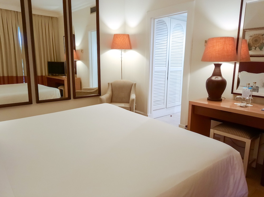 Azoris Faial Garden Resort Hotel 10/50